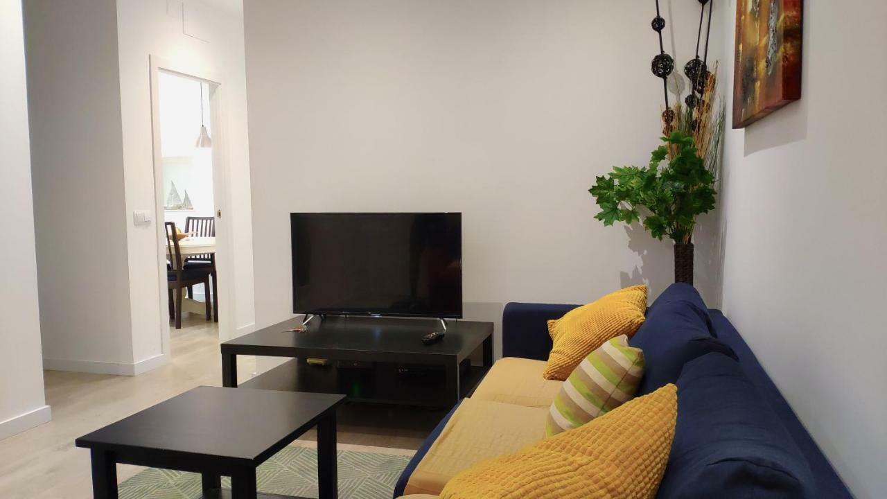 Modern With Ideal Location Next To Atocha Station Madrid Luaran gambar
